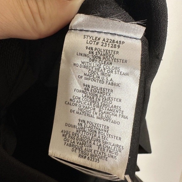 NWT Betsy & Adam Scuba Crepe Ruffle Slit Bottom Gown Womens Black Size 6P - Picture 6 of 7